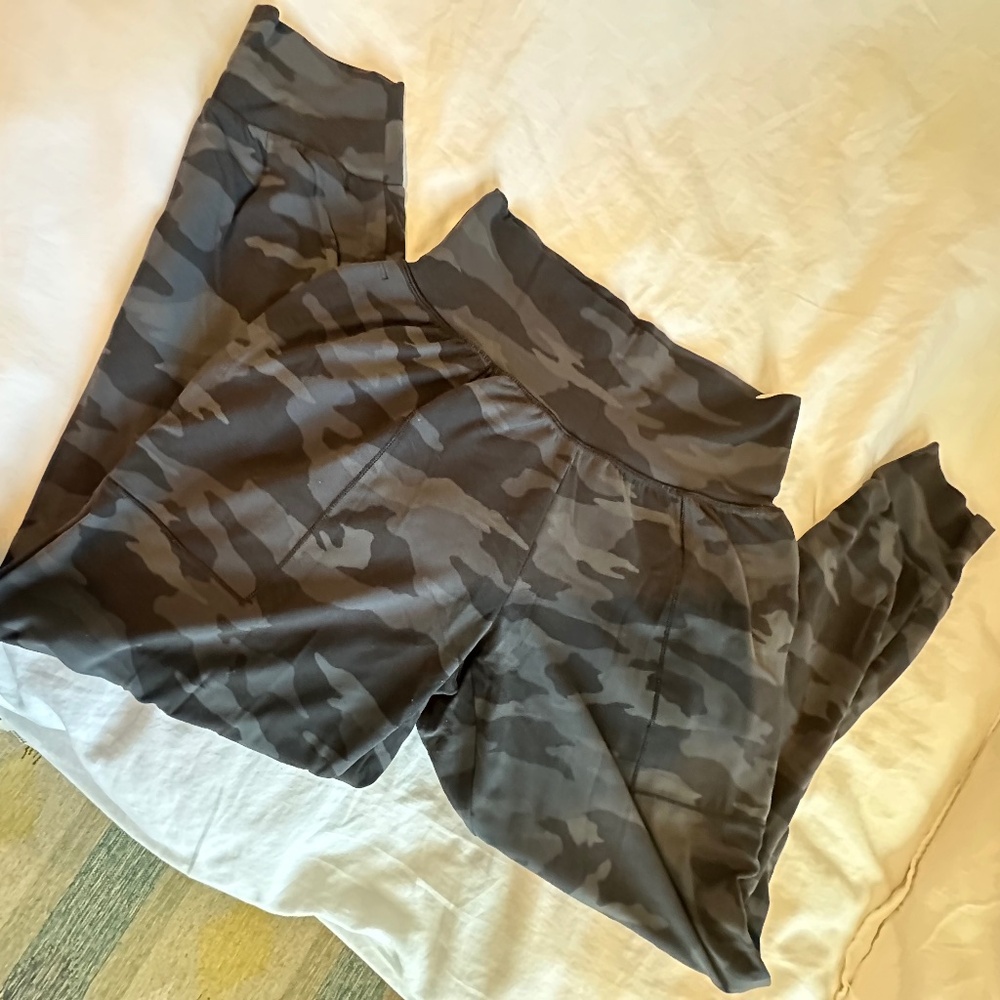 Athleta | Salutation Camo Jogger | Size: XSP